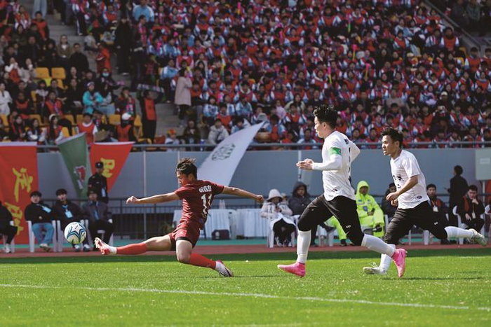 绿茵封王！秀洲夺冠！|秀洲队|南湖晚报|平湖队|足球|联赛_新浪体育_新浪新闻